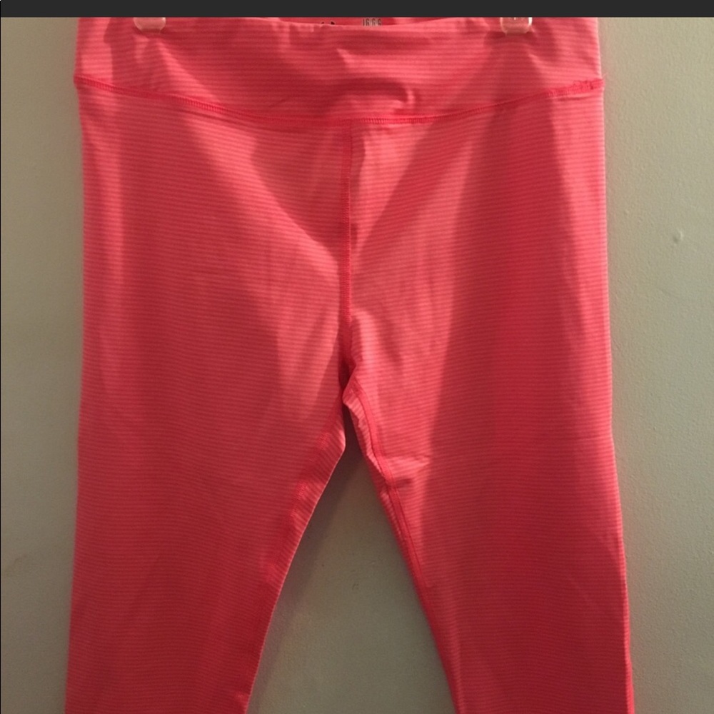 Large under armour capri